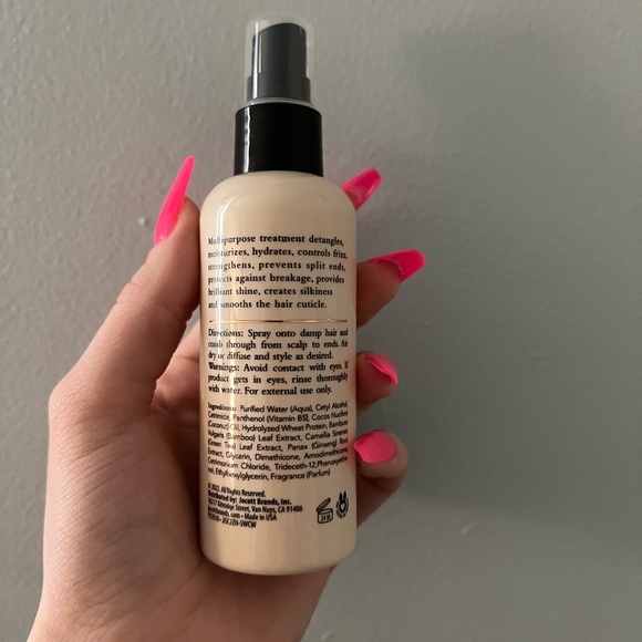 Coco Magic Detangling Mist & Coconut Oil Leave In Treatment Set - Picture 2 of 4